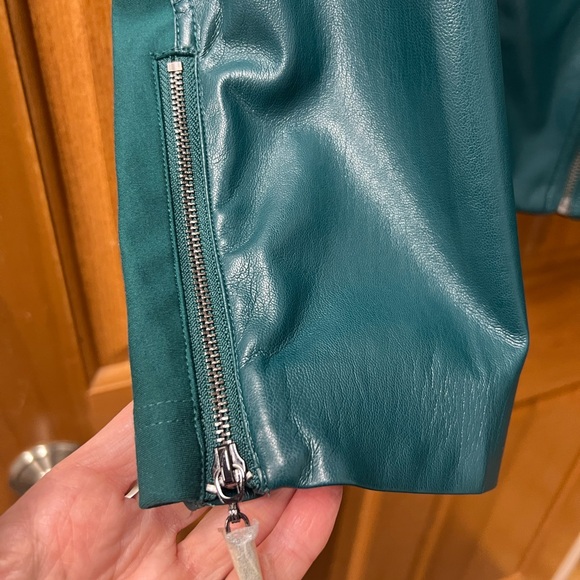 NWOT Green Chico’s Faux Leather jacket.  Size Large Chicos size 2 - Picture 4 of 5